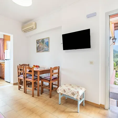 Apartment Lotus 5 *