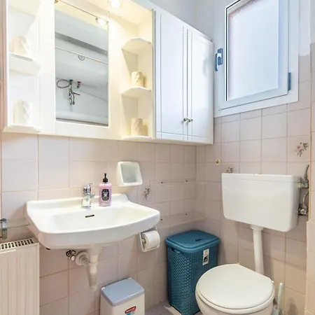 Lotus 5 Almiros Beach